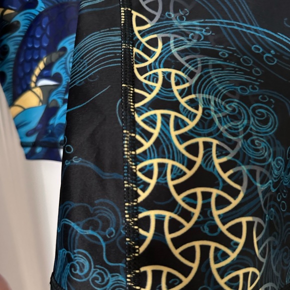 Gaidama Dragon Long Sleeve Rash Guard, youth size L - Picture 3 of 7